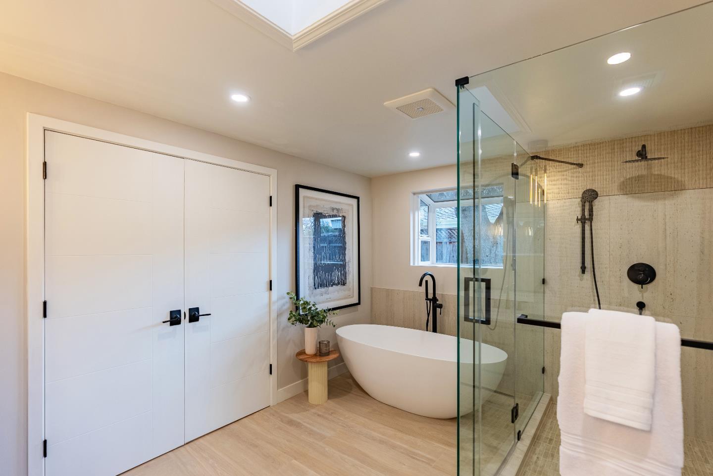Detail Gallery Image 25 of 58 For 2083 Louise Ln, Los Altos,  CA 94024 - 4 Beds | 3/1 Baths