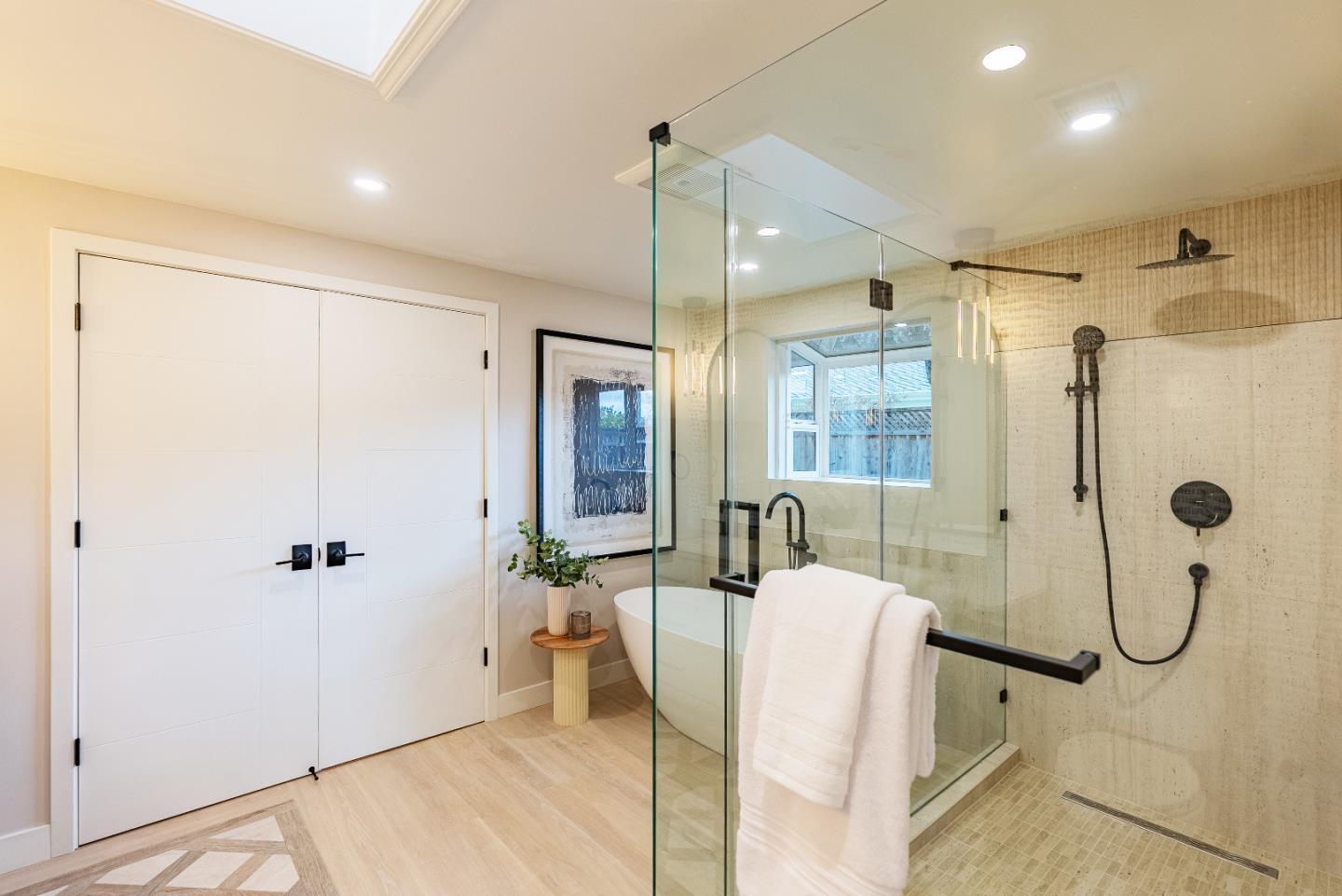 Detail Gallery Image 27 of 58 For 2083 Louise Ln, Los Altos,  CA 94024 - 4 Beds | 3/1 Baths