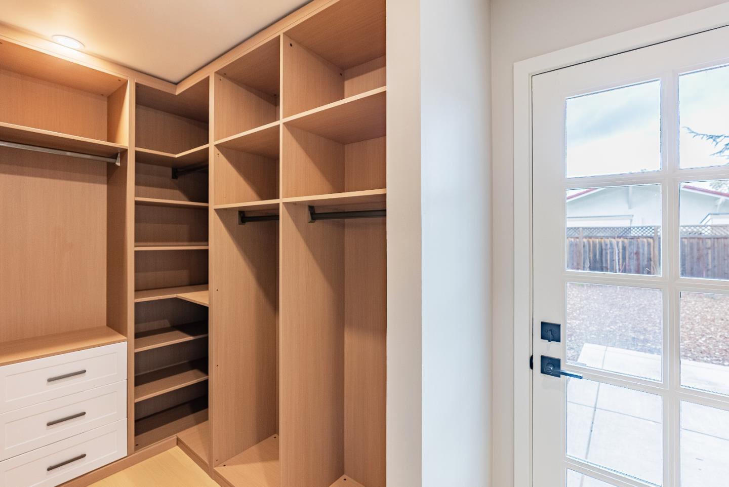 Detail Gallery Image 32 of 58 For 2083 Louise Ln, Los Altos,  CA 94024 - 4 Beds | 3/1 Baths