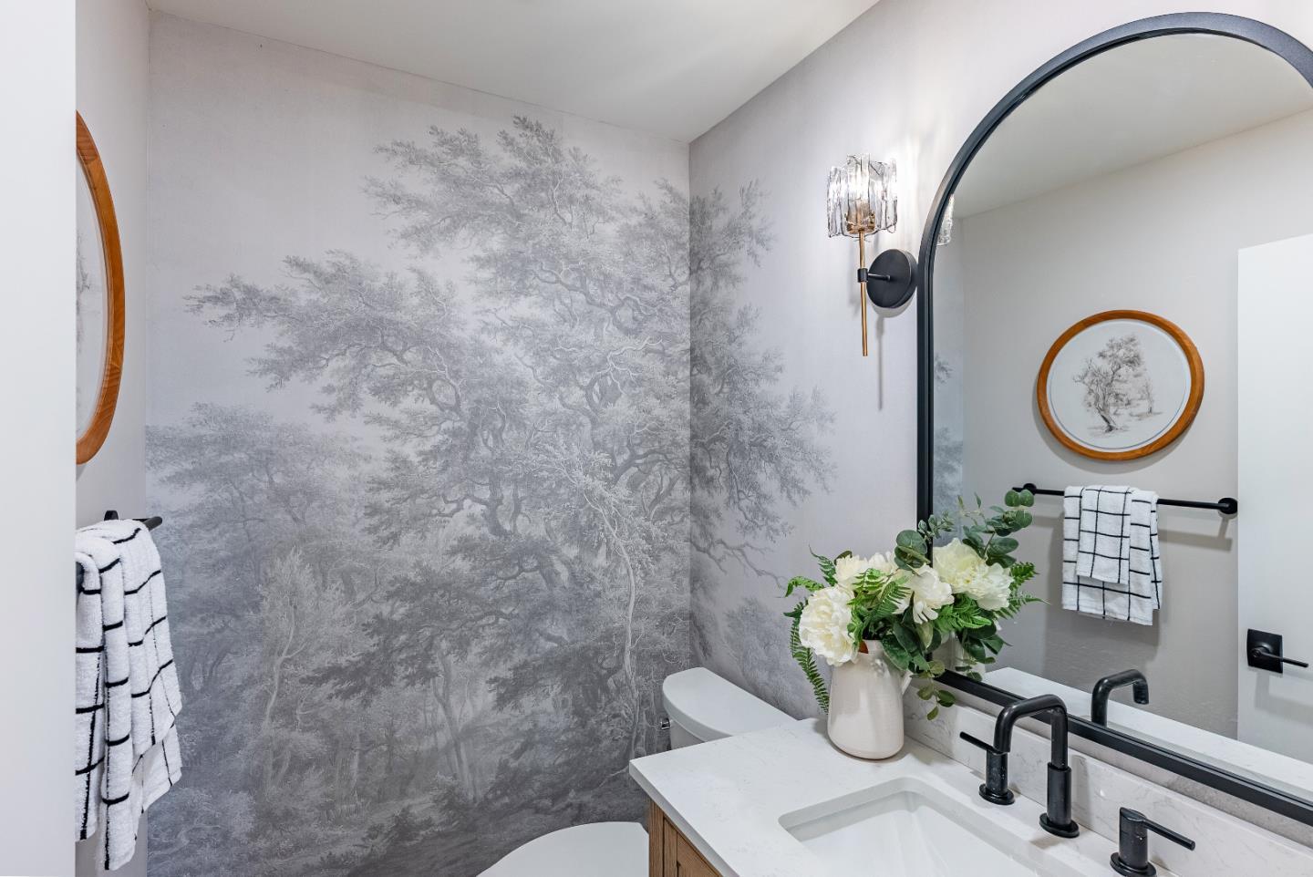 Detail Gallery Image 35 of 58 For 2083 Louise Ln, Los Altos,  CA 94024 - 4 Beds | 3/1 Baths
