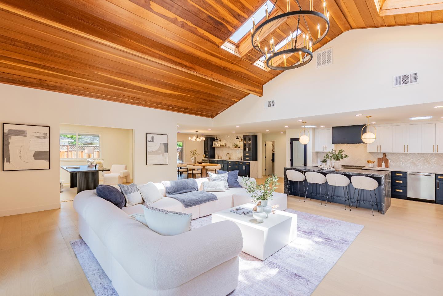 Detail Gallery Image 4 of 58 For 2083 Louise Ln, Los Altos,  CA 94024 - 4 Beds | 3/1 Baths