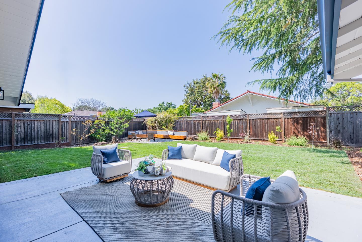 Detail Gallery Image 46 of 58 For 2083 Louise Ln, Los Altos,  CA 94024 - 4 Beds | 3/1 Baths