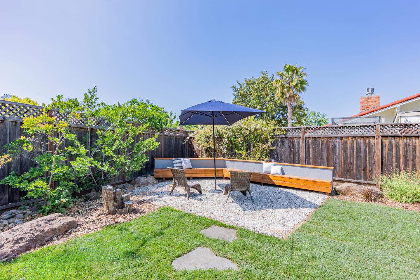 Detail Gallery Image 48 of 58 For 2083 Louise Ln, Los Altos,  CA 94024 - 4 Beds | 3/1 Baths
