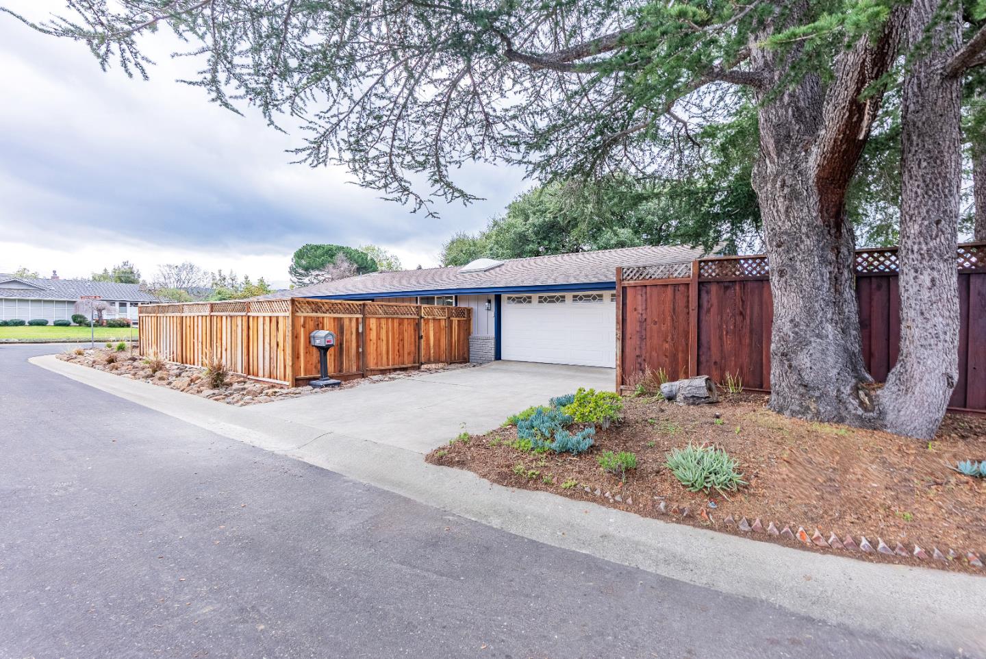 Detail Gallery Image 57 of 58 For 2083 Louise Ln, Los Altos,  CA 94024 - 4 Beds | 3/1 Baths