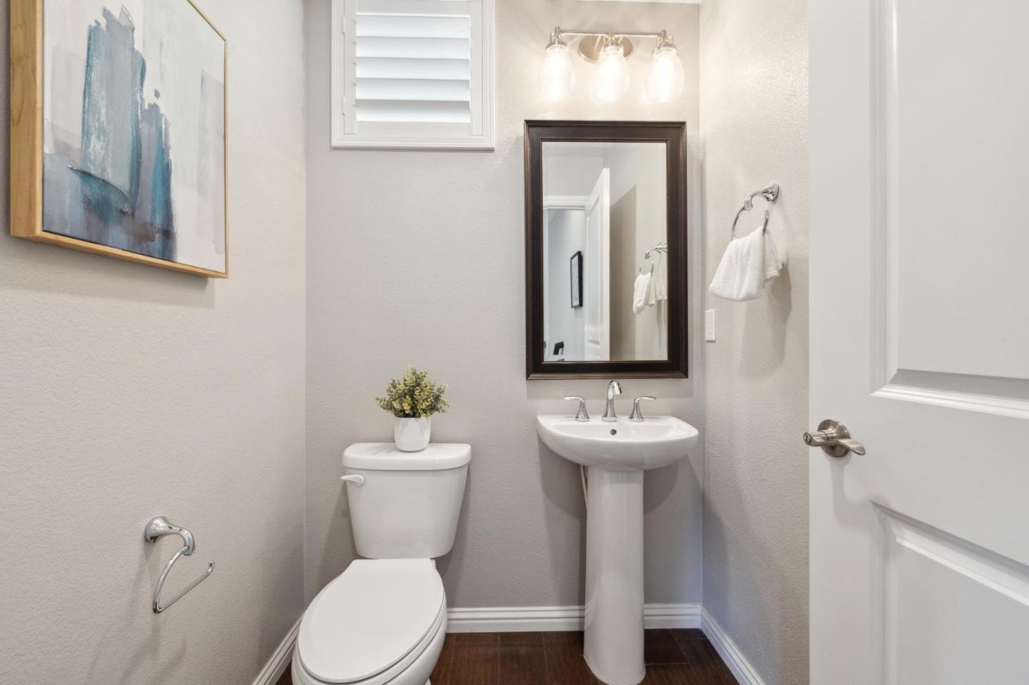 Detail Gallery Image 15 of 31 For 3905 Pyramid Way, Mountain View,  CA 94043 - 2 Beds | 2/1 Baths