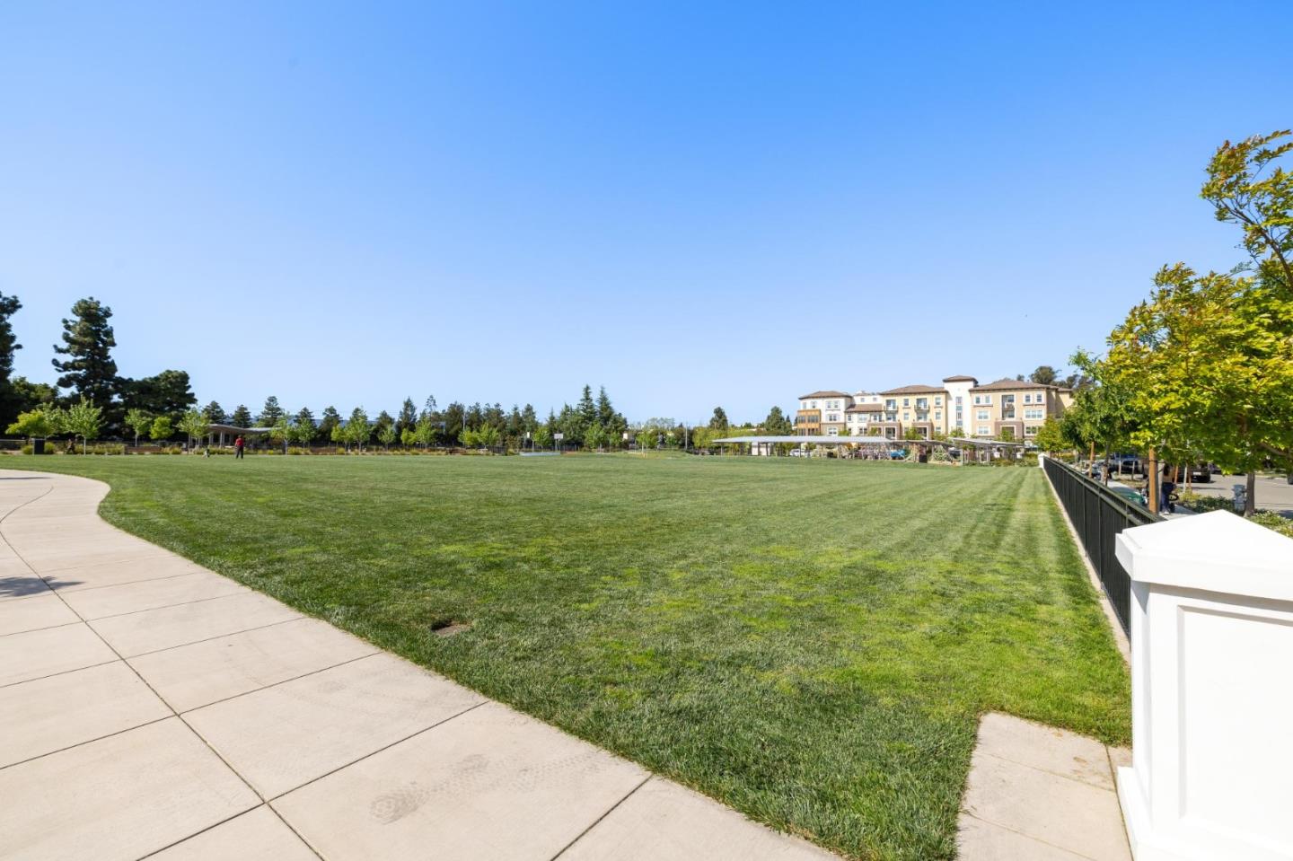 Detail Gallery Image 28 of 31 For 3905 Pyramid Way, Mountain View,  CA 94043 - 2 Beds | 2/1 Baths