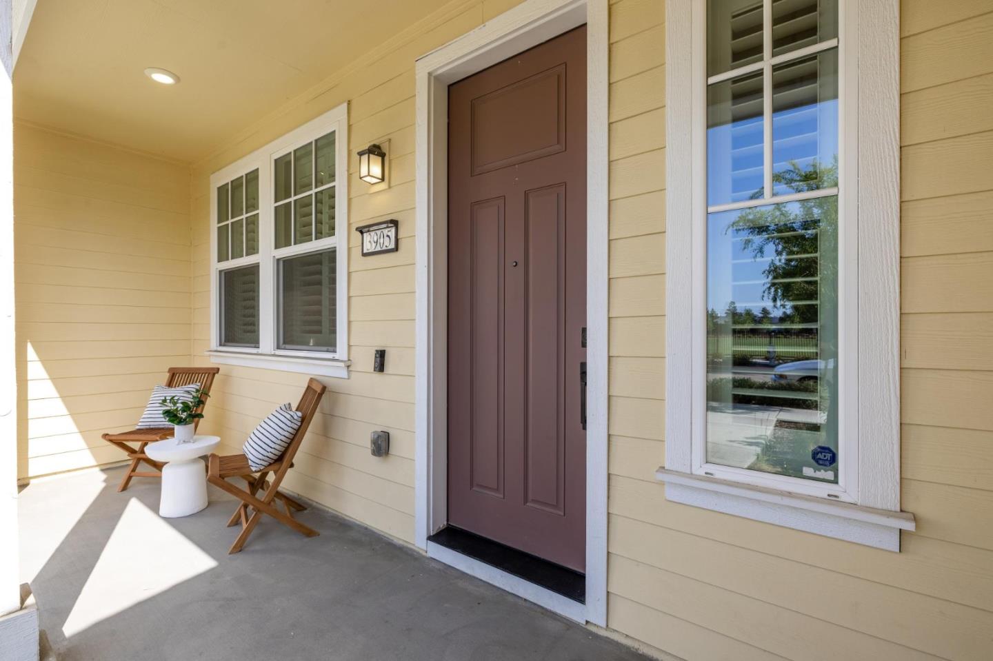 Detail Gallery Image 3 of 31 For 3905 Pyramid Way, Mountain View,  CA 94043 - 2 Beds | 2/1 Baths