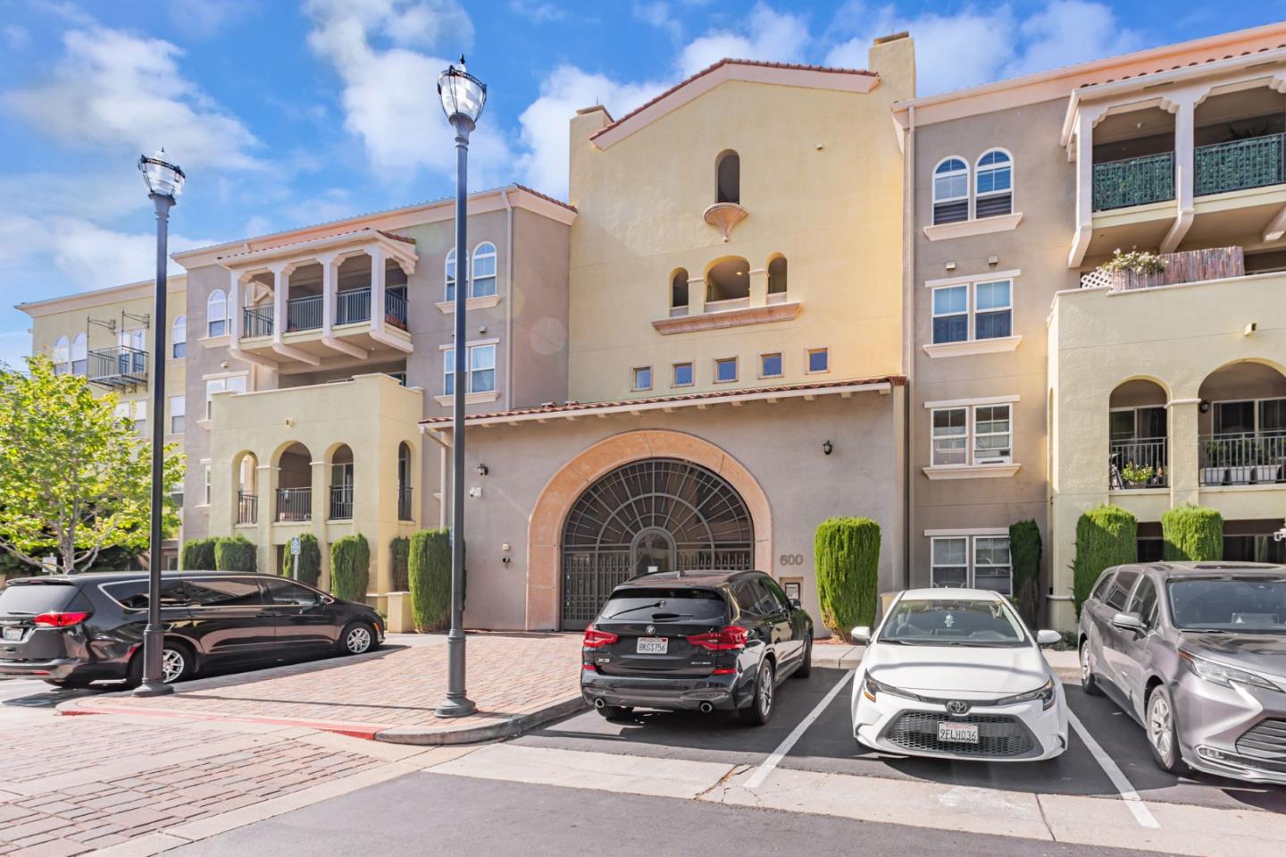 Detail Gallery Image 2 of 47 For 600 S Abel St #317,  Milpitas,  CA 95035 - 2 Beds | 2 Baths
