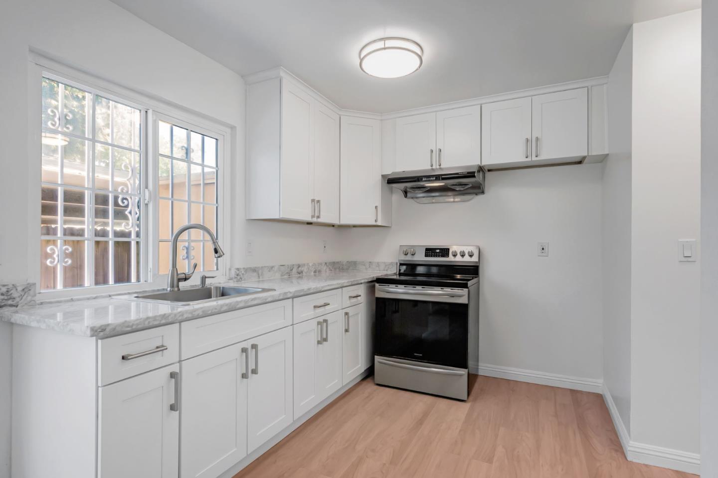 Detail Gallery Image 9 of 32 For 1491 Moffo Ct, San Jose,  CA 95121 - 3 Beds | 1/1 Baths