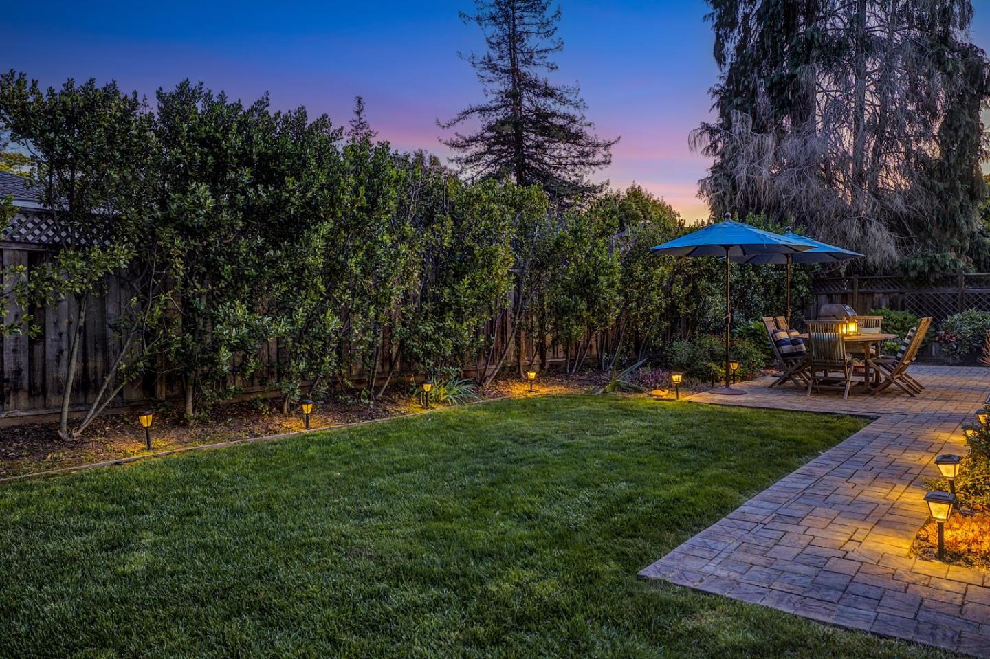 Detail Gallery Image 2 of 43 For 192 Oak Ct, Menlo Park,  CA 94025 - 2 Beds | 1 Baths