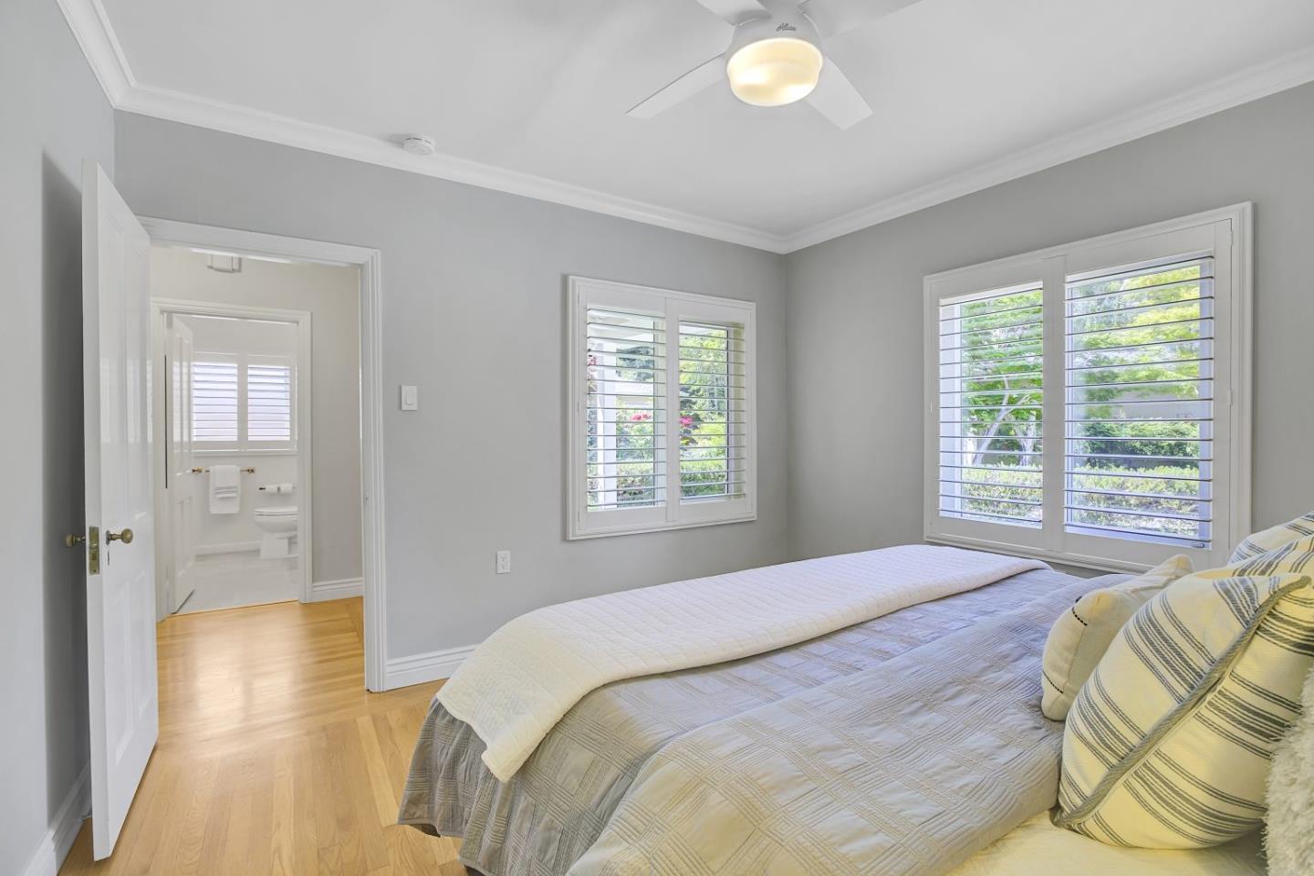 Detail Gallery Image 27 of 43 For 192 Oak Ct, Menlo Park,  CA 94025 - 2 Beds | 1 Baths