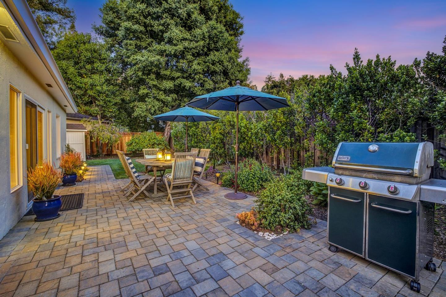 Detail Gallery Image 33 of 43 For 192 Oak Ct, Menlo Park,  CA 94025 - 2 Beds | 1 Baths