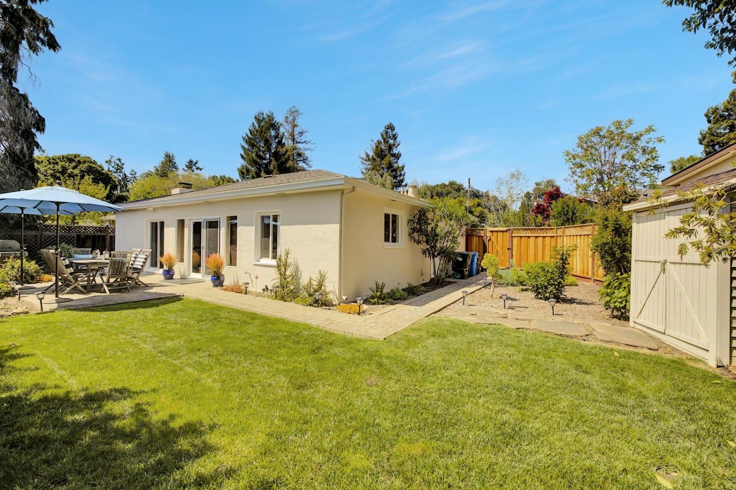 Detail Gallery Image 35 of 43 For 192 Oak Ct, Menlo Park,  CA 94025 - 2 Beds | 1 Baths