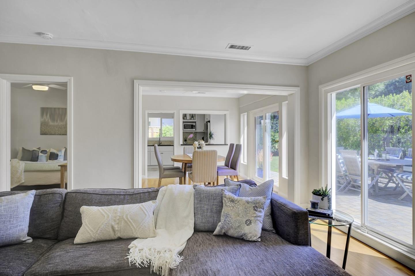 Detail Gallery Image 8 of 43 For 192 Oak Ct, Menlo Park,  CA 94025 - 2 Beds | 1 Baths