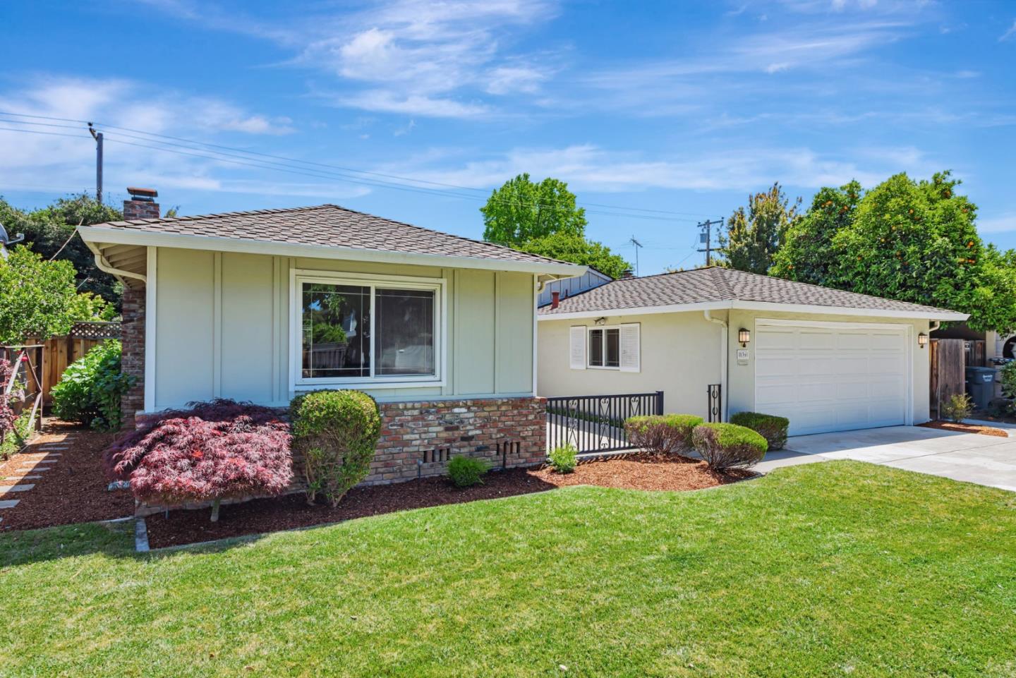 Detail Gallery Image 2 of 31 For 836 Peach Ave, Sunnyvale,  CA 94087 - 3 Beds | 2 Baths
