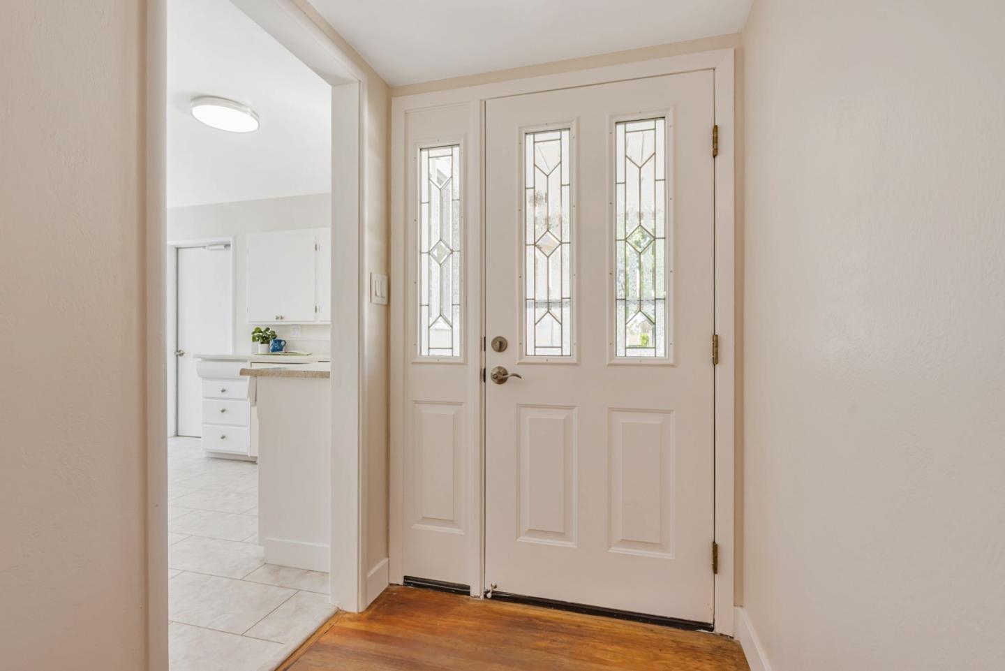 Detail Gallery Image 3 of 31 For 836 Peach Ave, Sunnyvale,  CA 94087 - 3 Beds | 2 Baths
