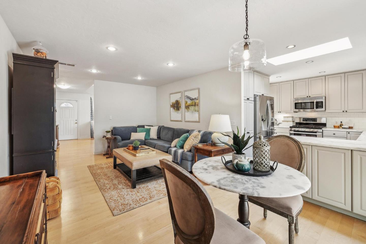 Detail Gallery Image 20 of 56 For 420 Bark Dr, Redwood City,  CA 94065 - 4 Beds | 2/1 Baths