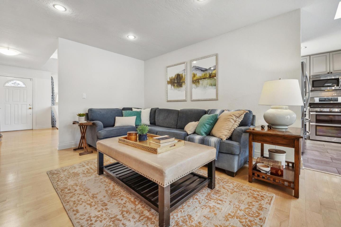 Detail Gallery Image 22 of 56 For 420 Bark Dr, Redwood City,  CA 94065 - 4 Beds | 2/1 Baths