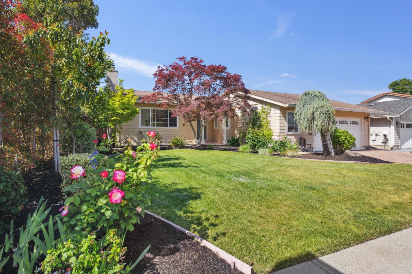 Detail Gallery Image 3 of 56 For 420 Bark Dr, Redwood City,  CA 94065 - 4 Beds | 2/1 Baths