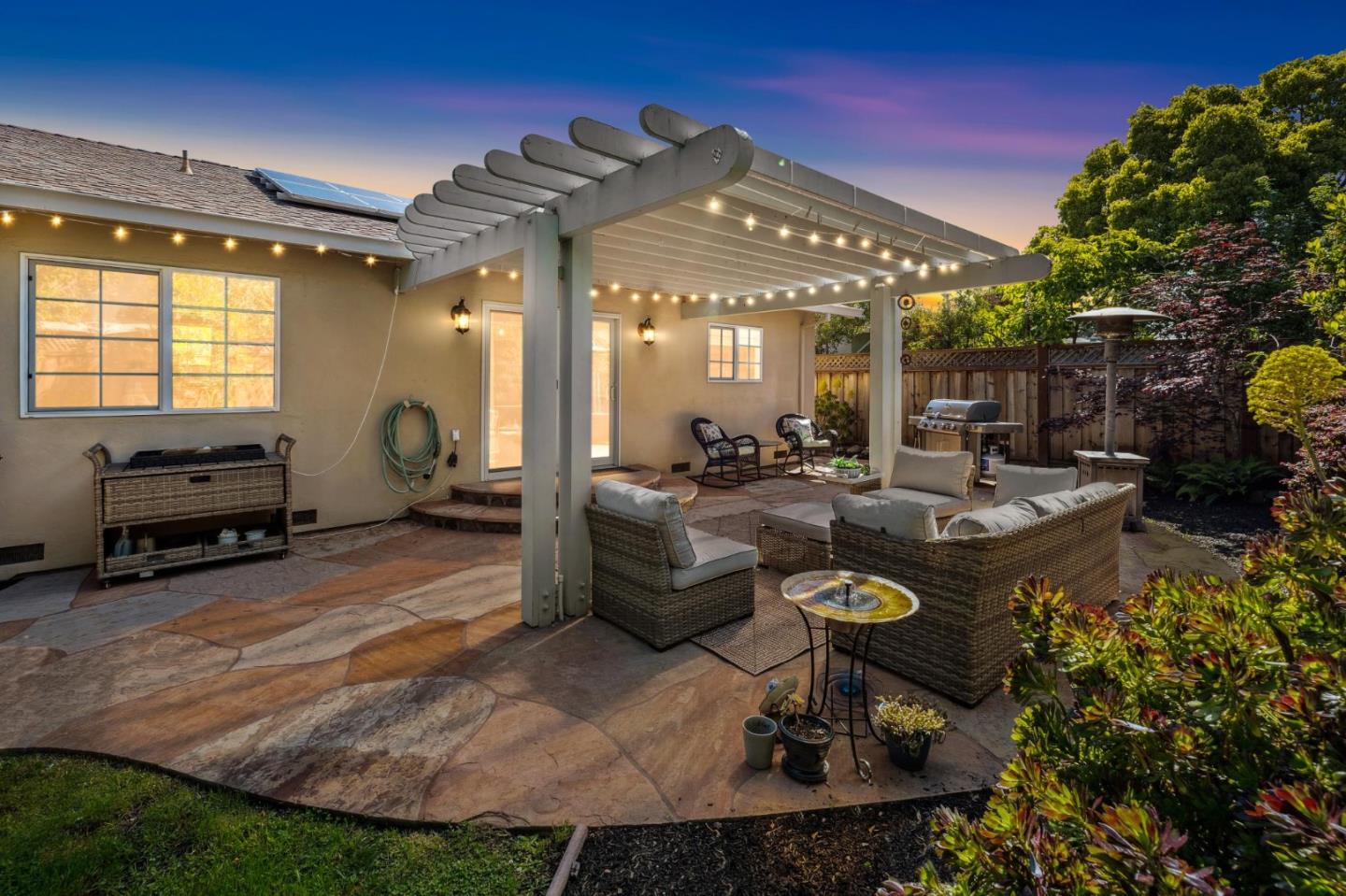 Detail Gallery Image 43 of 56 For 420 Bark Dr, Redwood City,  CA 94065 - 4 Beds | 2/1 Baths