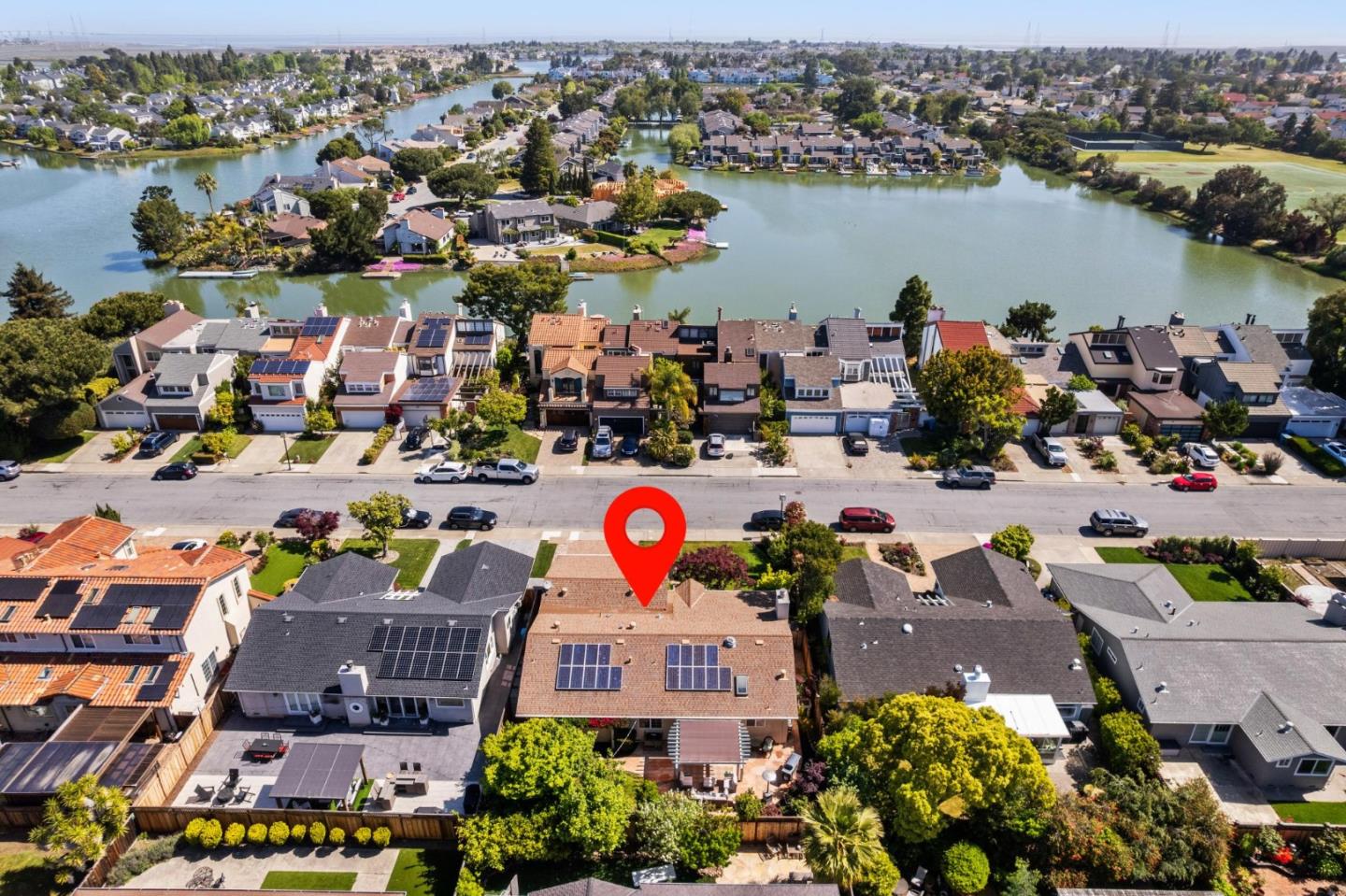 Detail Gallery Image 46 of 56 For 420 Bark Dr, Redwood City,  CA 94065 - 4 Beds | 2/1 Baths