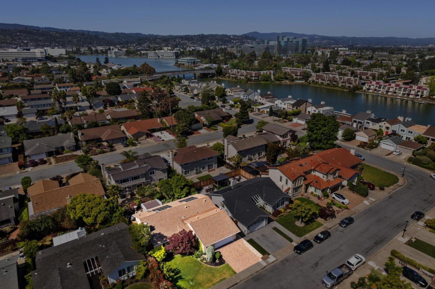 Detail Gallery Image 48 of 56 For 420 Bark Dr, Redwood City,  CA 94065 - 4 Beds | 2/1 Baths