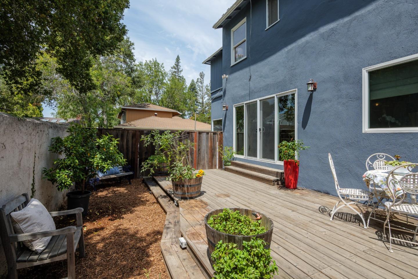 Detail Gallery Image 4 of 31 For 643 Channing Ave, Palo Alto,  CA 94301 - 3 Beds | 3 Baths