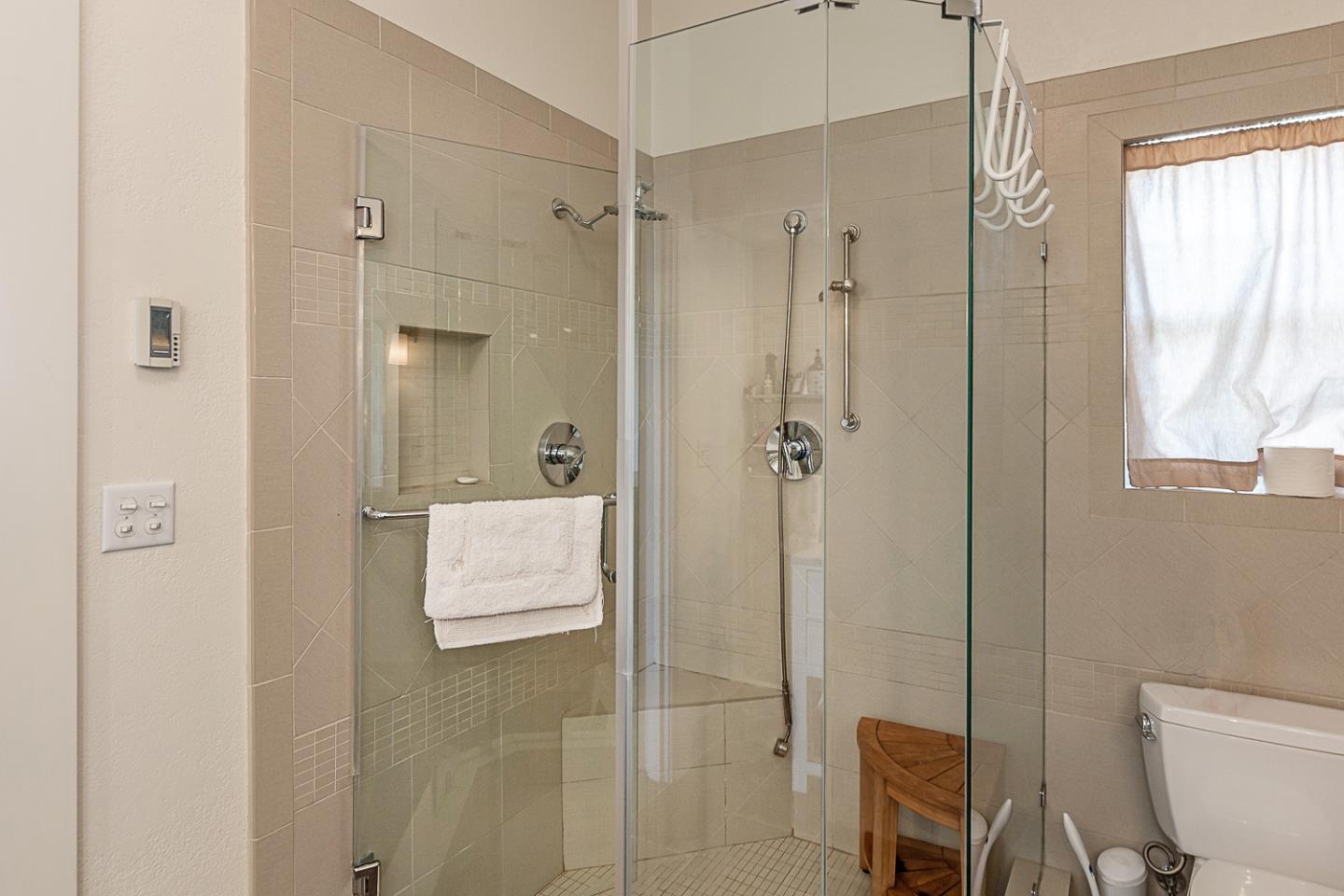 Detail Gallery Image 23 of 31 For 730 Mora Dr, Los Altos,  CA 94024 - 4 Beds | 3/3 Baths