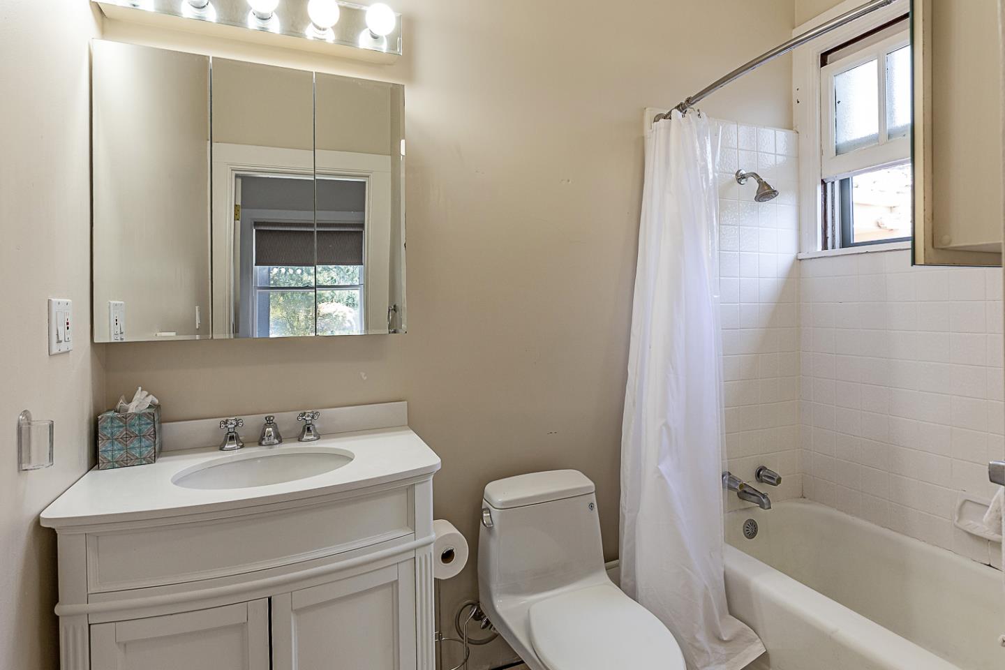 Detail Gallery Image 26 of 31 For 730 Mora Dr, Los Altos,  CA 94024 - 4 Beds | 3/3 Baths