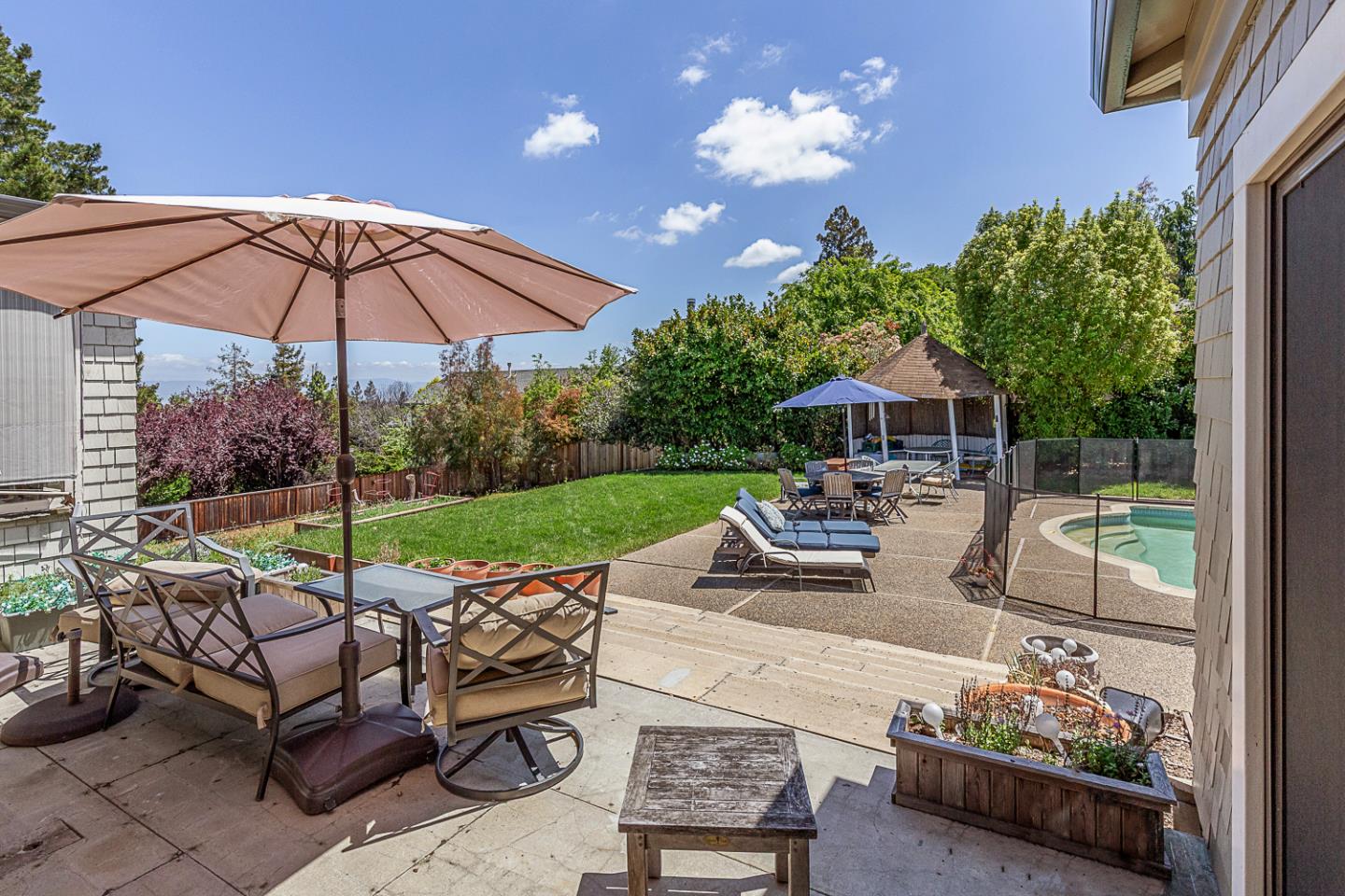 Detail Gallery Image 27 of 31 For 730 Mora Dr, Los Altos,  CA 94024 - 4 Beds | 3/3 Baths