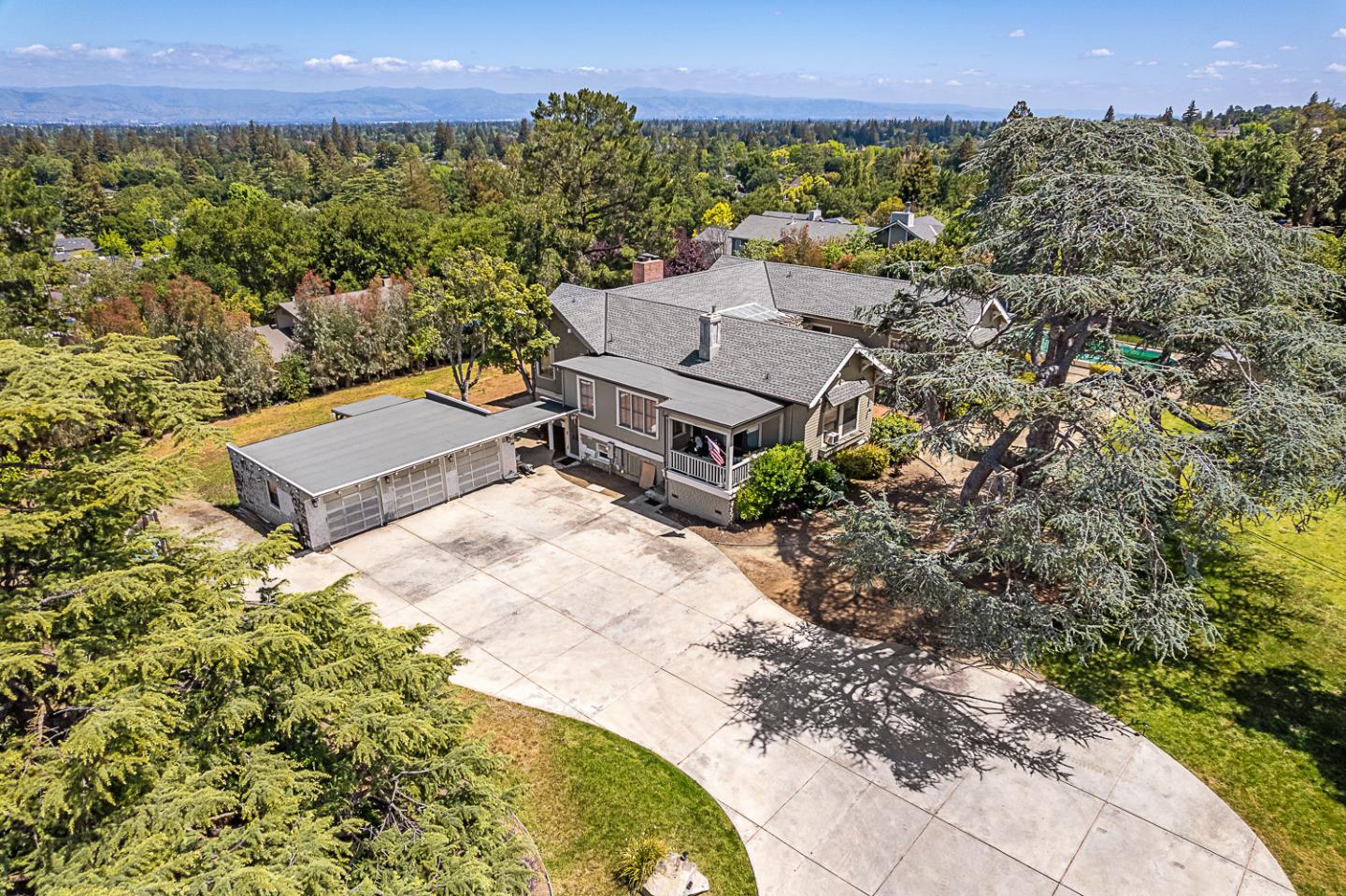 Detail Gallery Image 3 of 31 For 730 Mora Dr, Los Altos,  CA 94024 - 4 Beds | 3/3 Baths