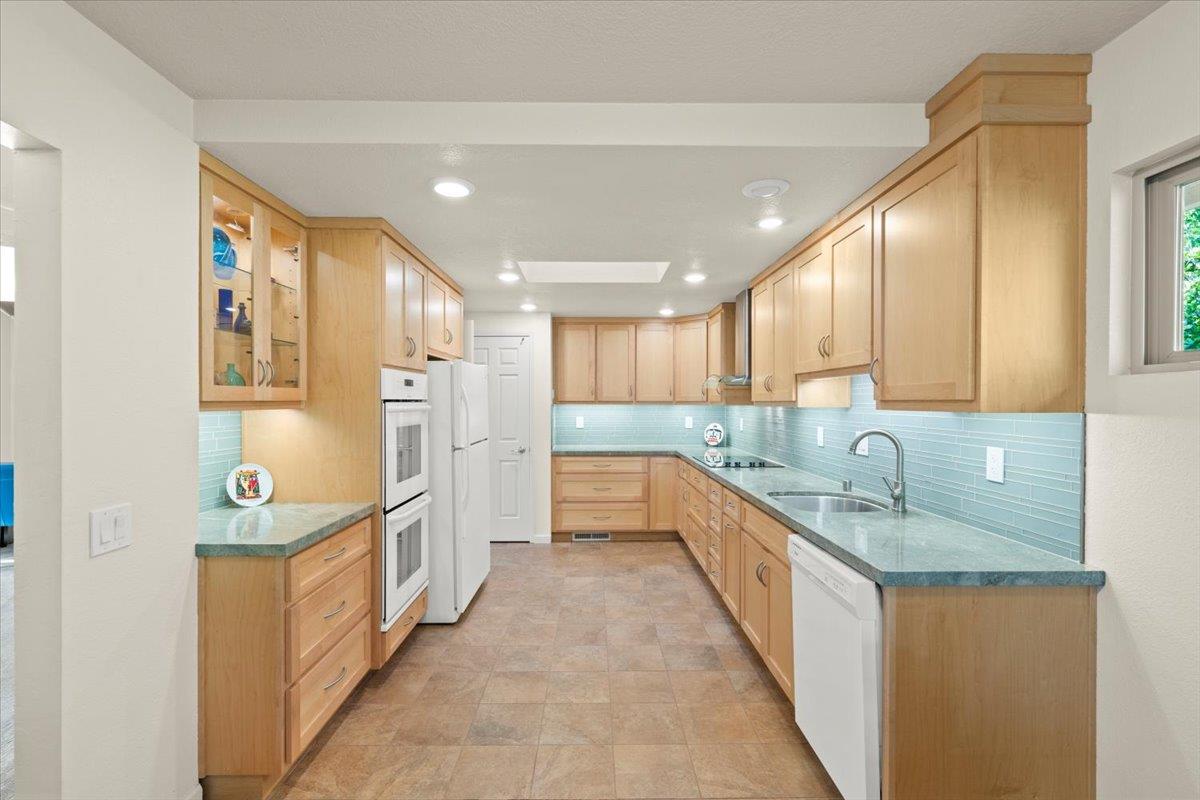 Detail Gallery Image 16 of 35 For 7137 via Solana, San Jose,  CA 95135 - 3 Beds | 2 Baths
