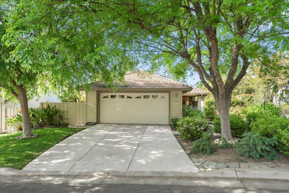 Detail Gallery Image 2 of 35 For 7137 via Solana, San Jose,  CA 95135 - 3 Beds | 2 Baths