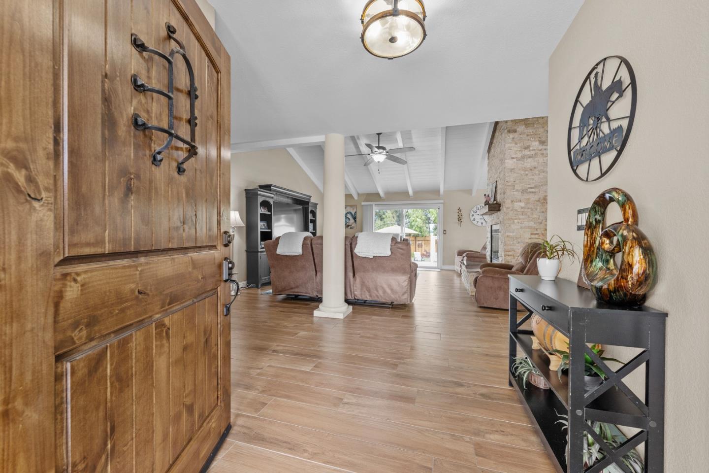 Detail Gallery Image 10 of 64 For 1655 Santa Ana Rd, Hollister,  CA 95023 - 3 Beds | 2/1 Baths
