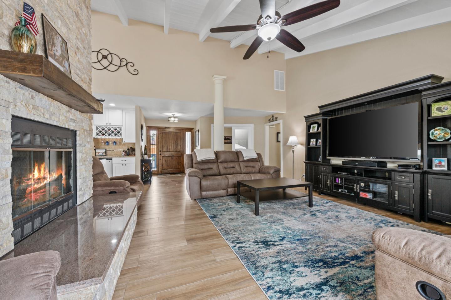 Detail Gallery Image 13 of 64 For 1655 Santa Ana Rd, Hollister,  CA 95023 - 3 Beds | 2/1 Baths