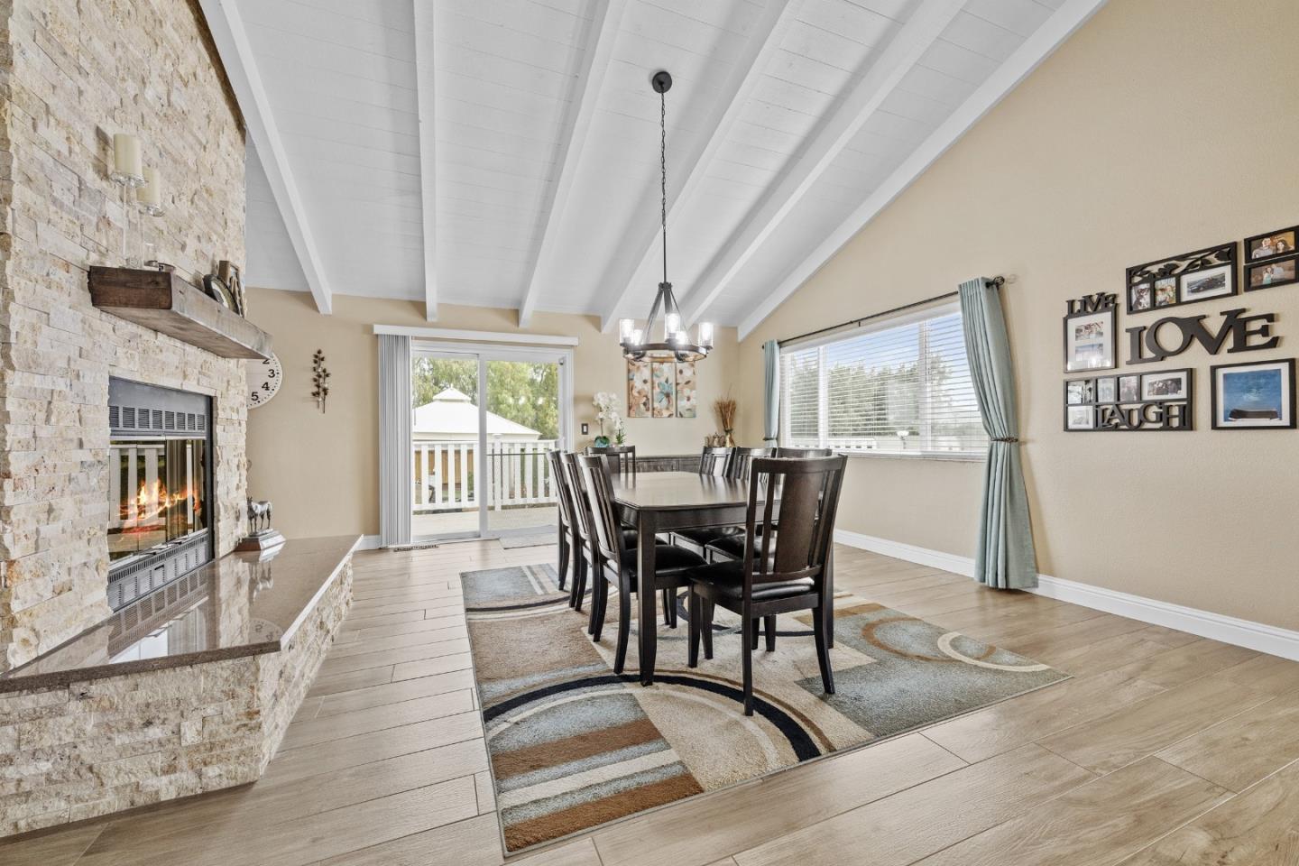 Detail Gallery Image 16 of 64 For 1655 Santa Ana Rd, Hollister,  CA 95023 - 3 Beds | 2/1 Baths