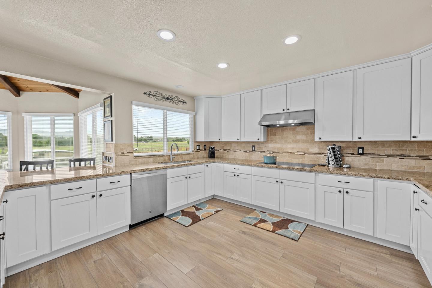 Detail Gallery Image 21 of 64 For 1655 Santa Ana Rd, Hollister,  CA 95023 - 3 Beds | 2/1 Baths