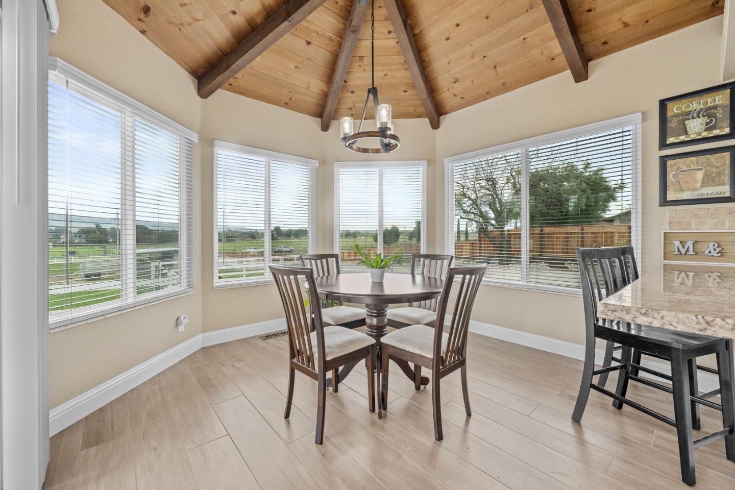 Detail Gallery Image 23 of 64 For 1655 Santa Ana Rd, Hollister,  CA 95023 - 3 Beds | 2/1 Baths