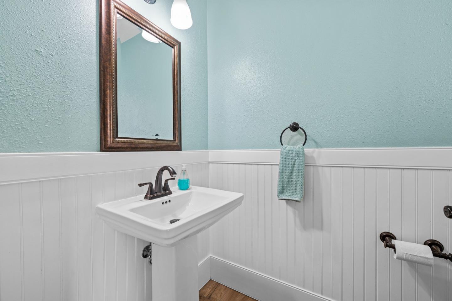 Detail Gallery Image 26 of 64 For 1655 Santa Ana Rd, Hollister,  CA 95023 - 3 Beds | 2/1 Baths