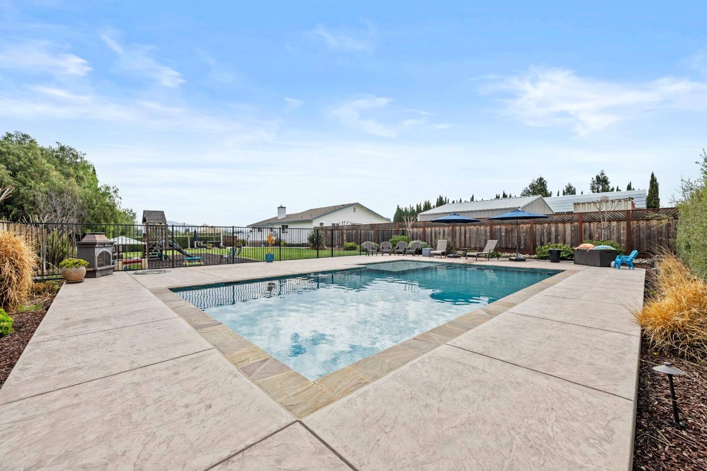 Detail Gallery Image 48 of 64 For 1655 Santa Ana Rd, Hollister,  CA 95023 - 3 Beds | 2/1 Baths