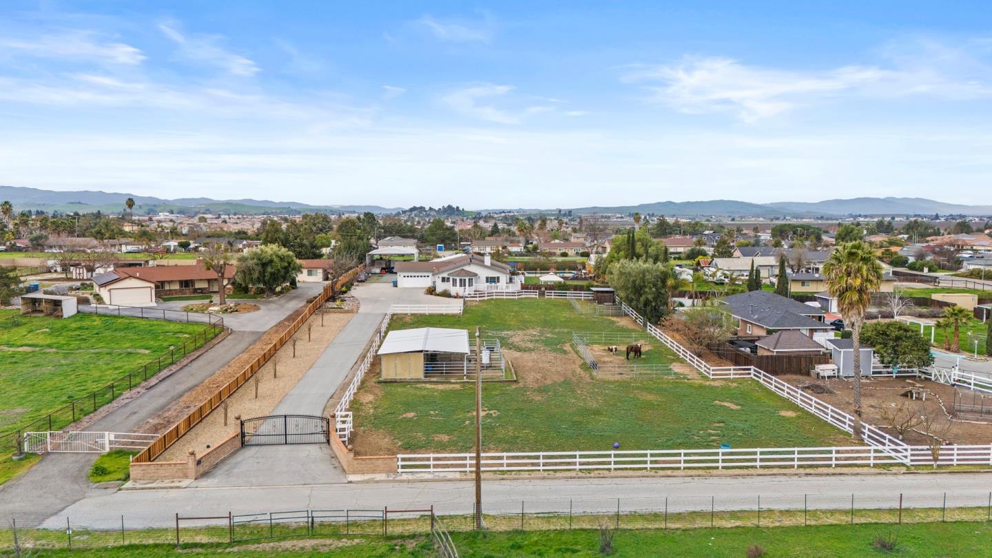 Detail Gallery Image 60 of 64 For 1655 Santa Ana Rd, Hollister,  CA 95023 - 3 Beds | 2/1 Baths