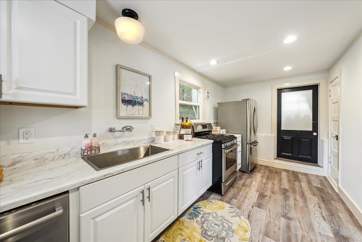 Detail Gallery Image 11 of 38 For 799 Grace St, Monterey,  CA 93940 - 3 Beds | 1 Baths