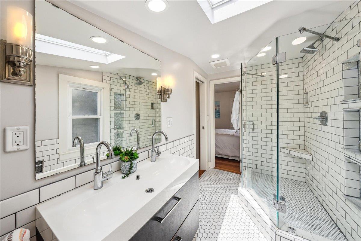 Detail Gallery Image 16 of 38 For 799 Grace St, Monterey,  CA 93940 - 3 Beds | 1 Baths
