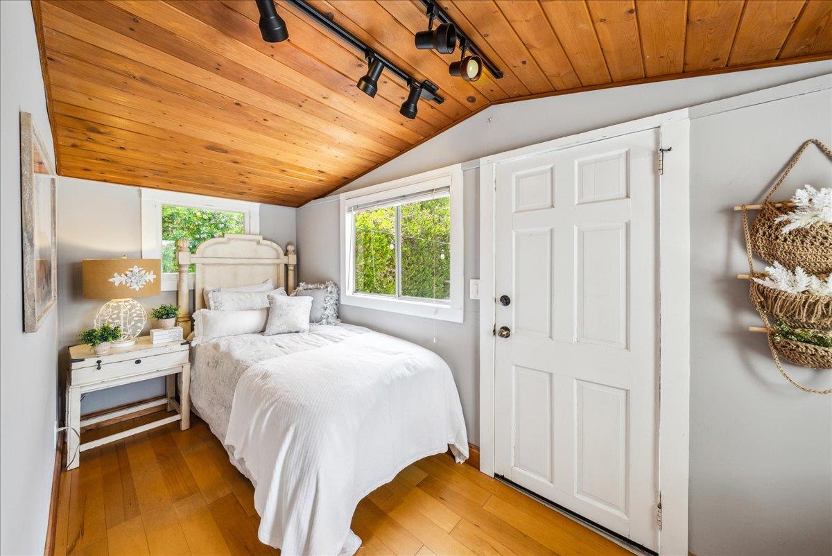 Detail Gallery Image 18 of 38 For 799 Grace St, Monterey,  CA 93940 - 3 Beds | 1 Baths