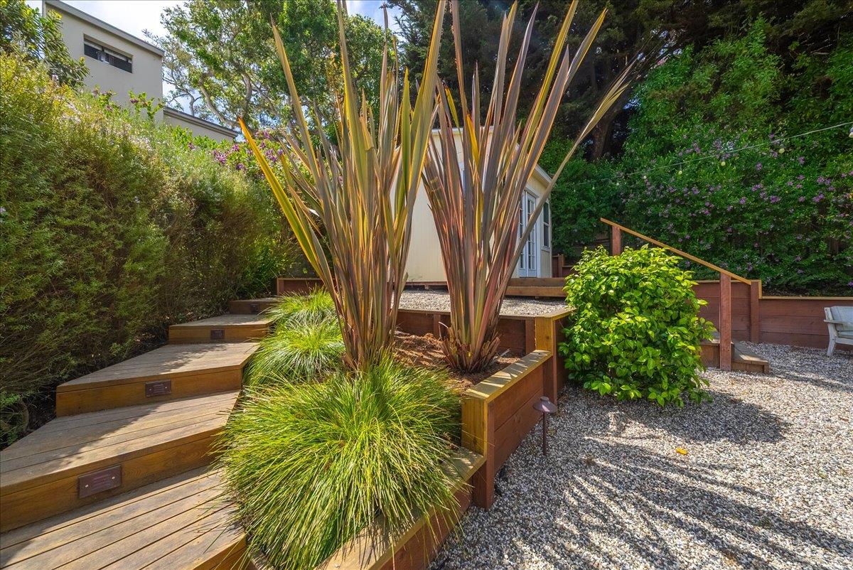 Detail Gallery Image 20 of 38 For 799 Grace St, Monterey,  CA 93940 - 3 Beds | 1 Baths
