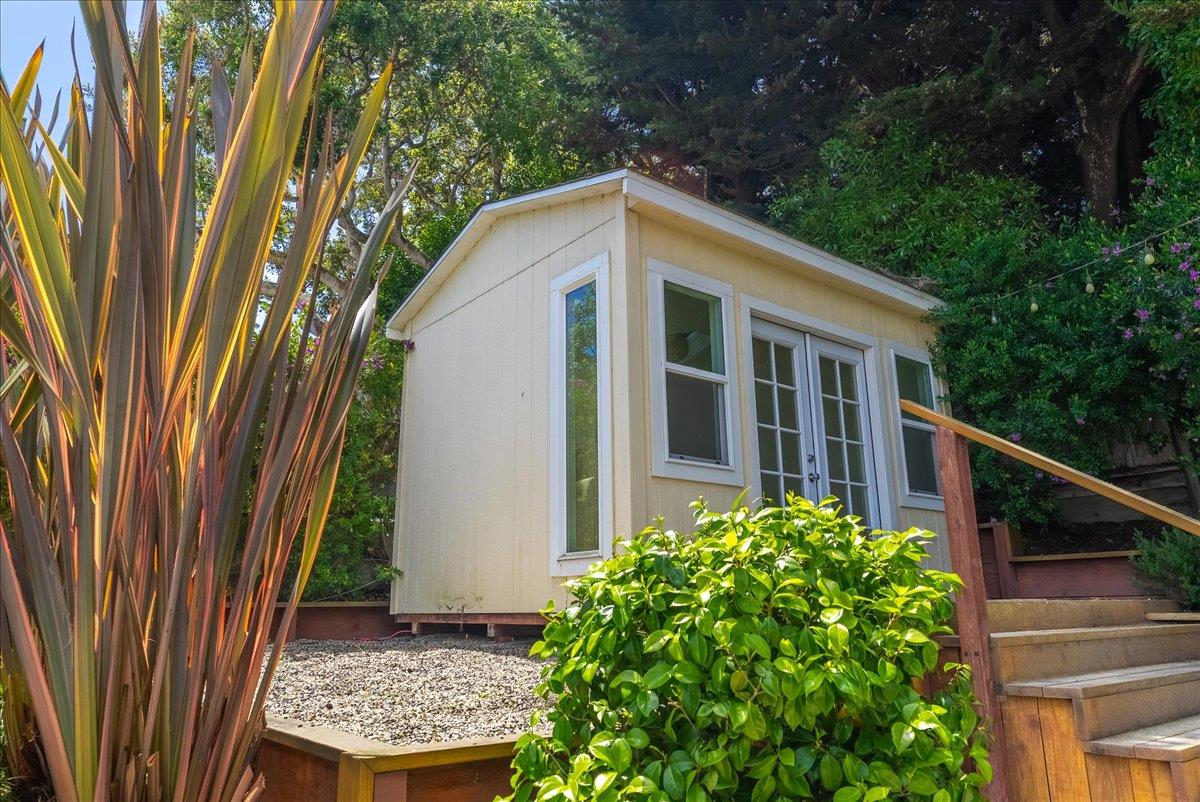 Detail Gallery Image 25 of 38 For 799 Grace St, Monterey,  CA 93940 - 3 Beds | 1 Baths