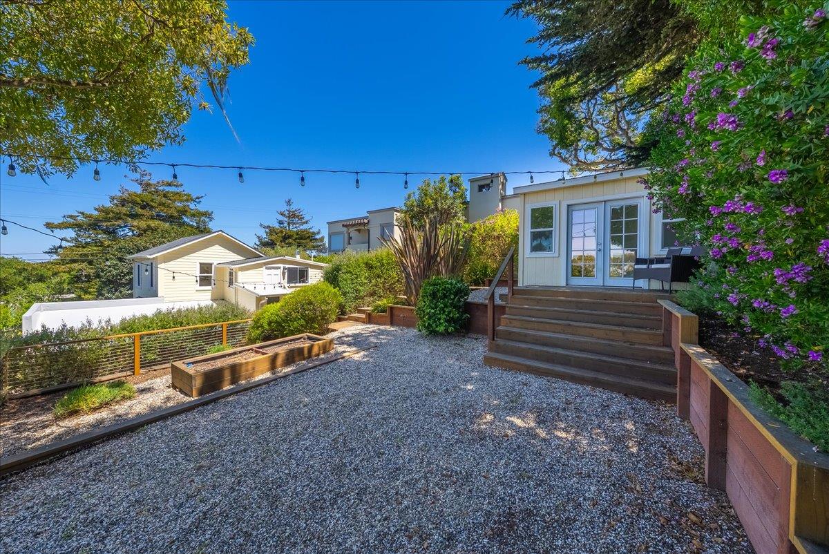 Detail Gallery Image 32 of 38 For 799 Grace St, Monterey,  CA 93940 - 3 Beds | 1 Baths