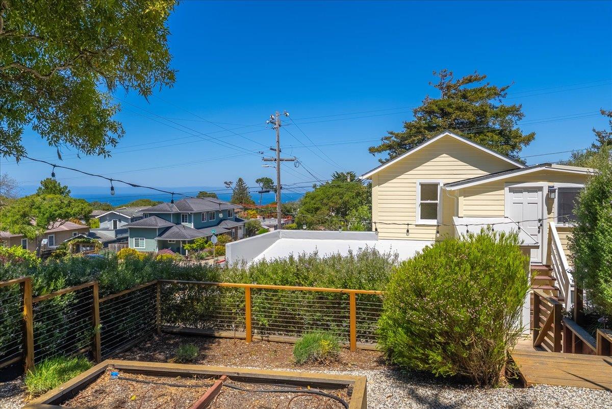 Detail Gallery Image 33 of 38 For 799 Grace St, Monterey,  CA 93940 - 3 Beds | 1 Baths