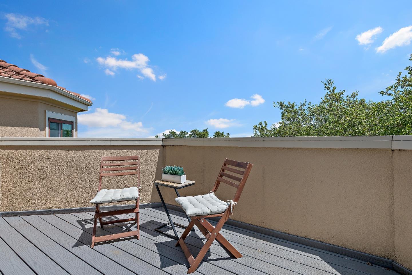 Detail Gallery Image 10 of 36 For 11 Mayflower Ln #242,  San Carlos,  CA 94070 - 3 Beds | 2/1 Baths
