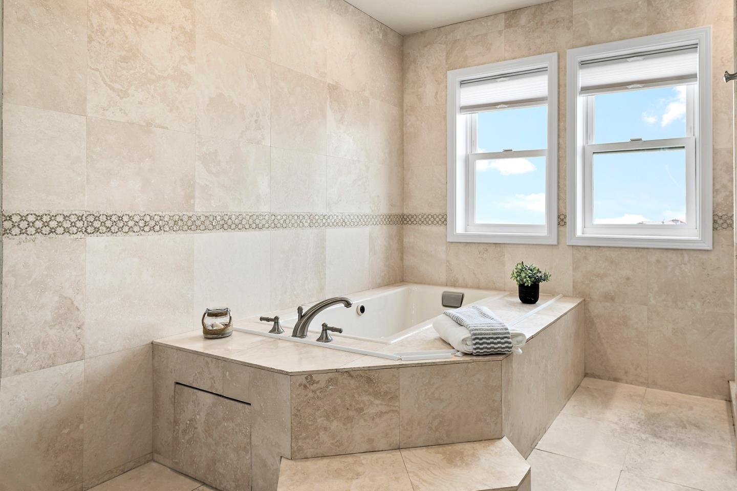 Detail Gallery Image 19 of 36 For 11 Mayflower Ln #242,  San Carlos,  CA 94070 - 3 Beds | 2/1 Baths